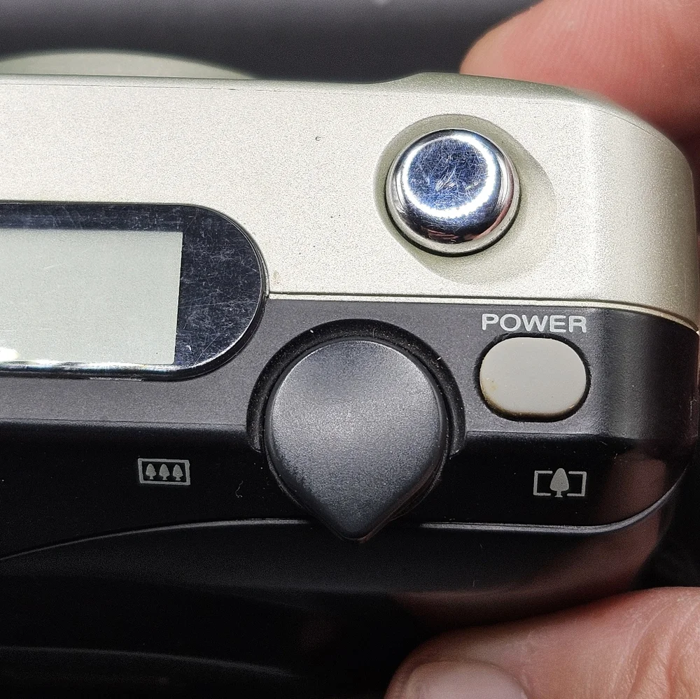 Fujifilm Zoom Date 70 35-70mm Camera And Carrying Case